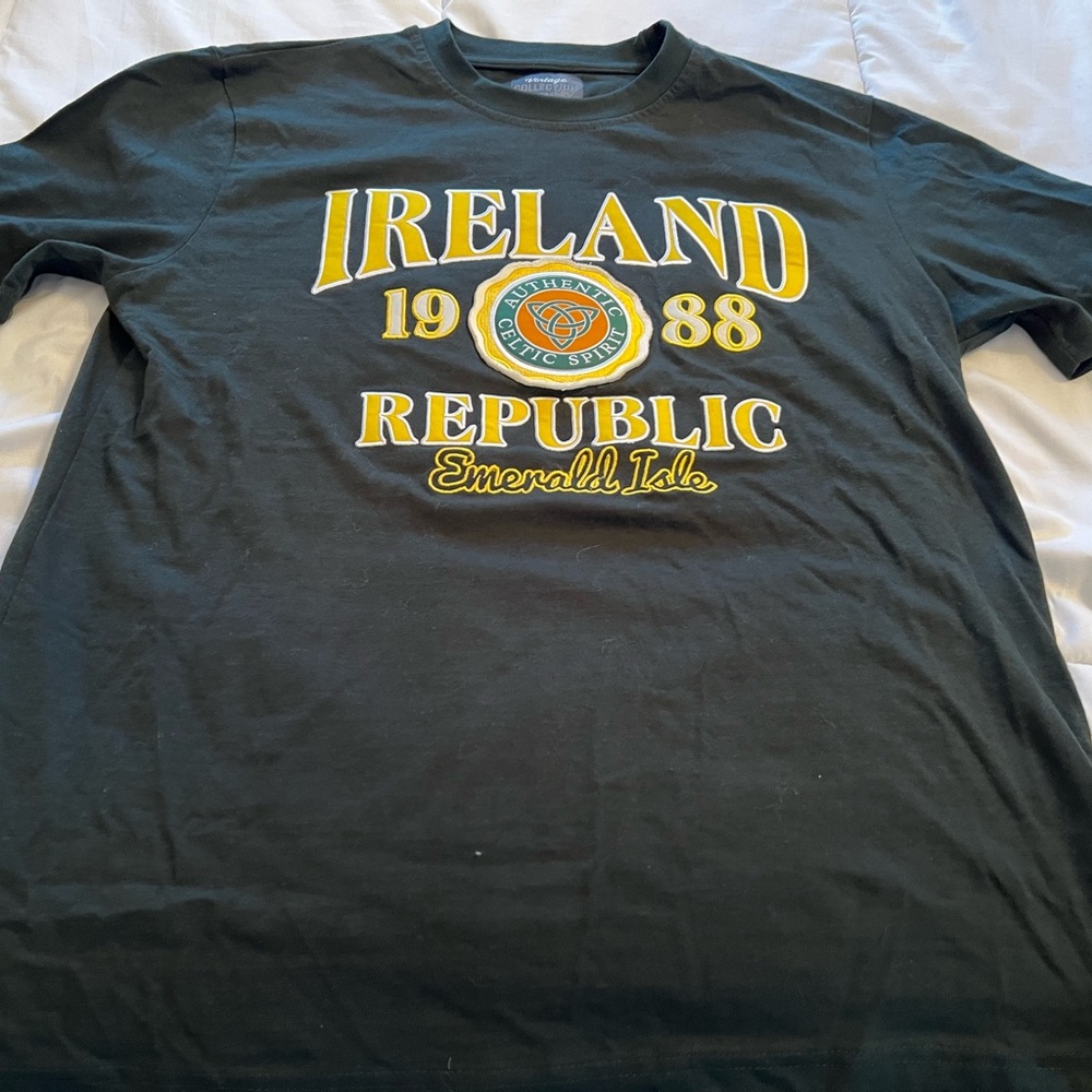 Authentic Men’s large Dark Green IRELAND  Cork Embroidered short sleeve T-Shirt